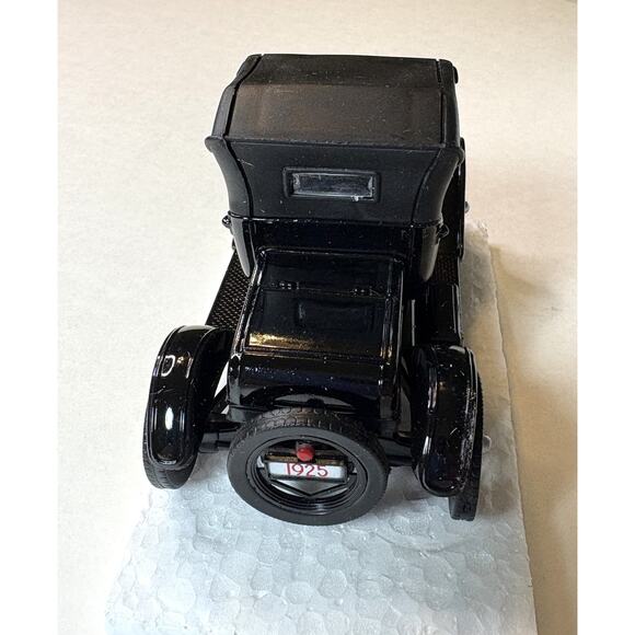 1925 Ford Model T Black Die-Cast Model (1:32) Scale - National Motor Museum Mint - Picture 3 of 6
